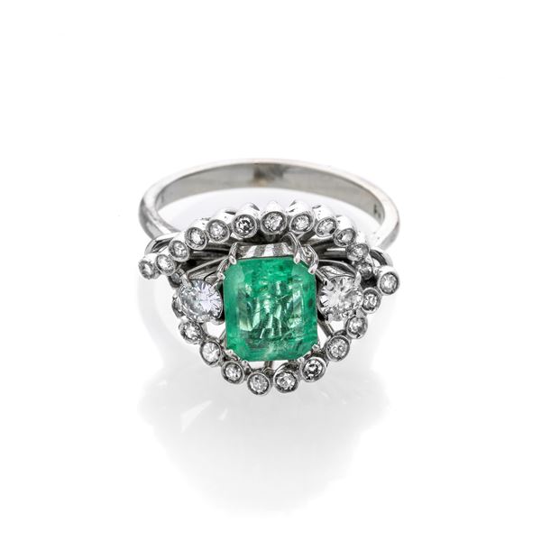 White gold, diamond and emerald ring