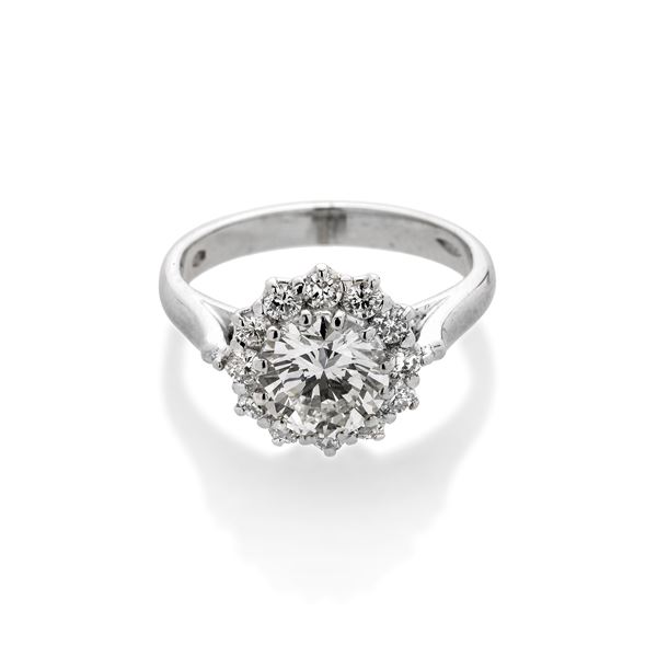 Margerita ring in white gold and diamonds
