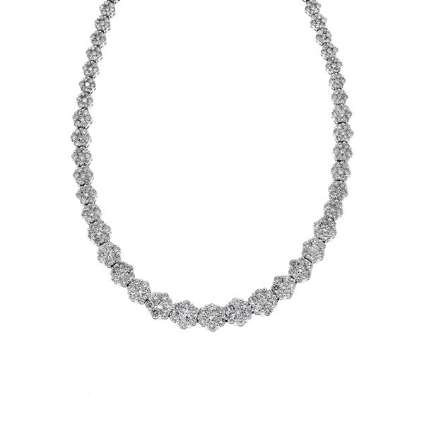 White gold and diamonds necklace