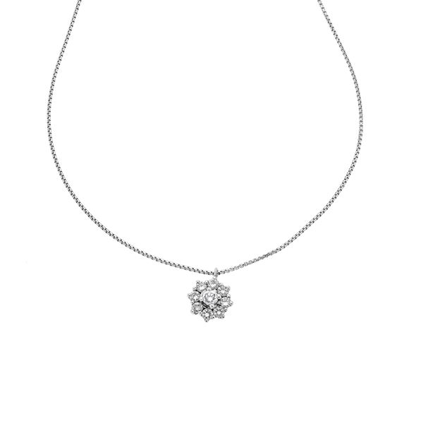 Pendant with chain in white gold and diamonds