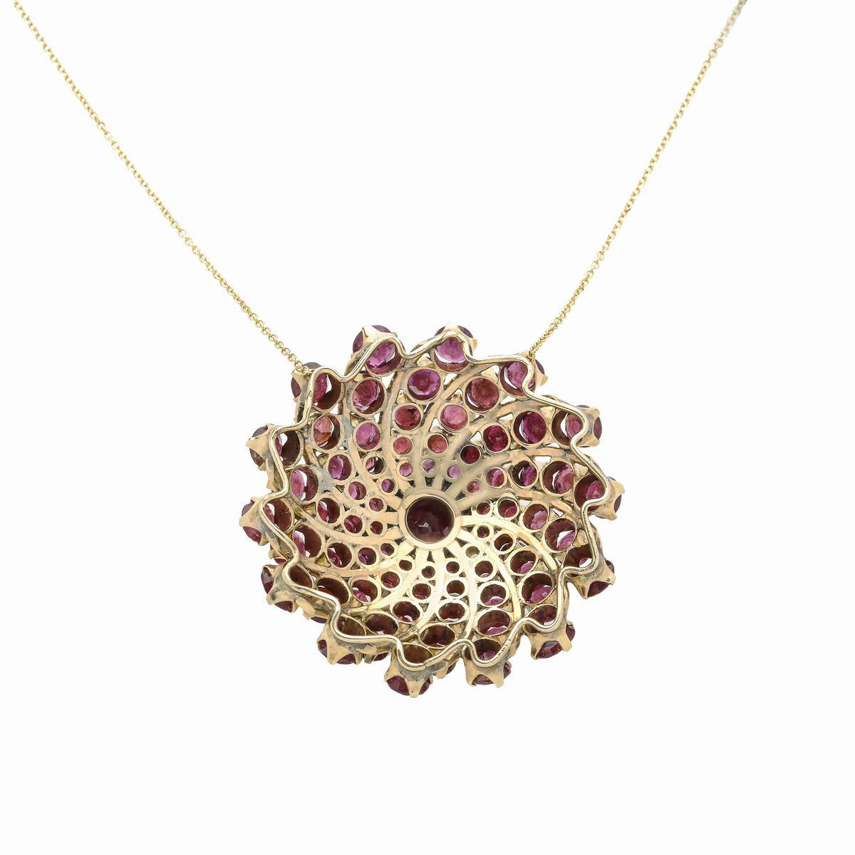 Pendente con catena in oro giallo 9 e 18k e rubini