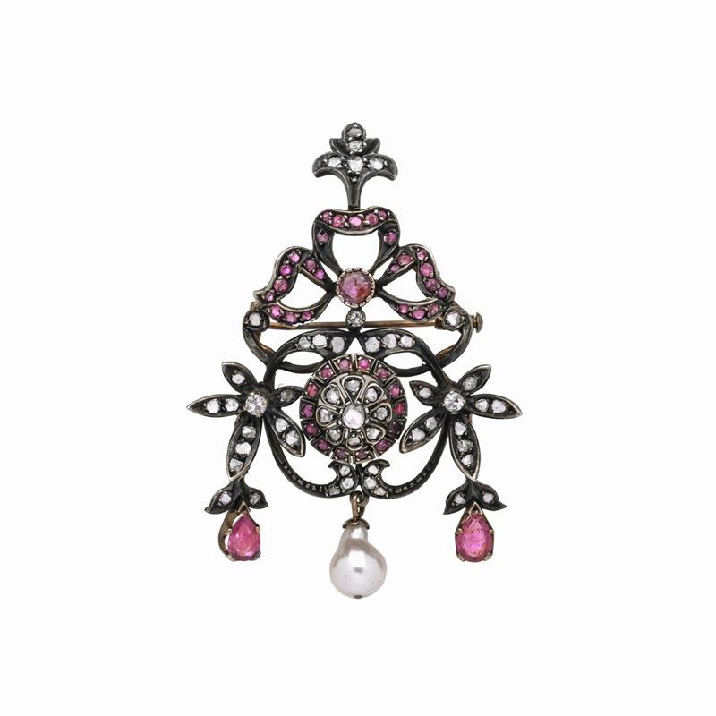 Spilla in oro, argento, diamanti e rubini