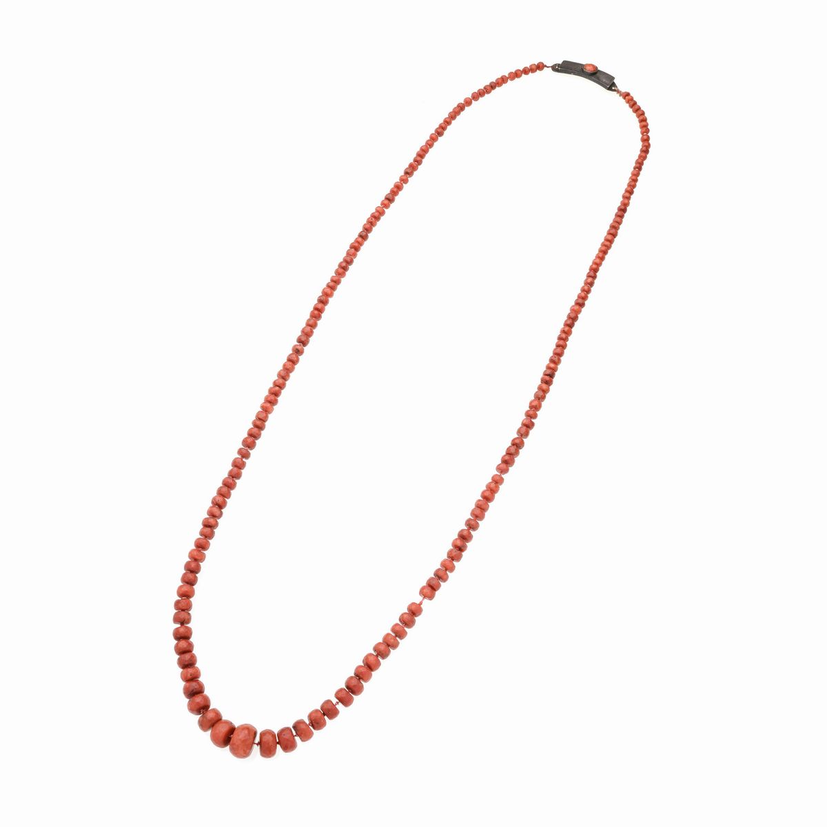 Lunga collana in corallo rosso e argento