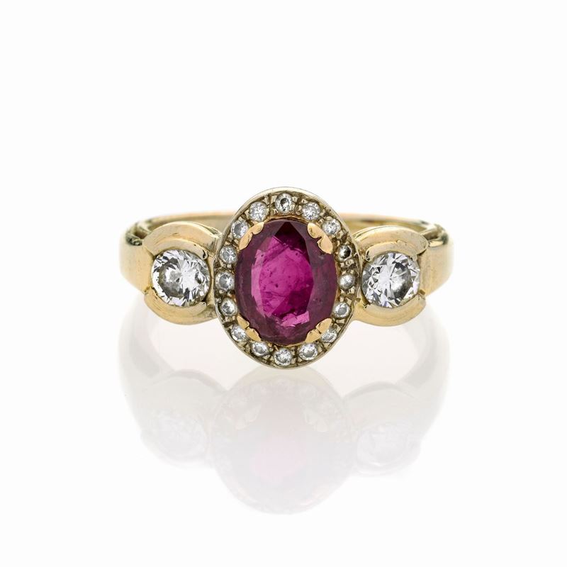 Anello in oro bianco e oro giallo 18k, diamanti e rubino