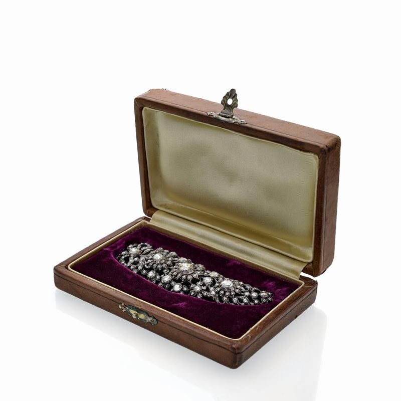 Grande spilla in oro 12k, argento e diamanti