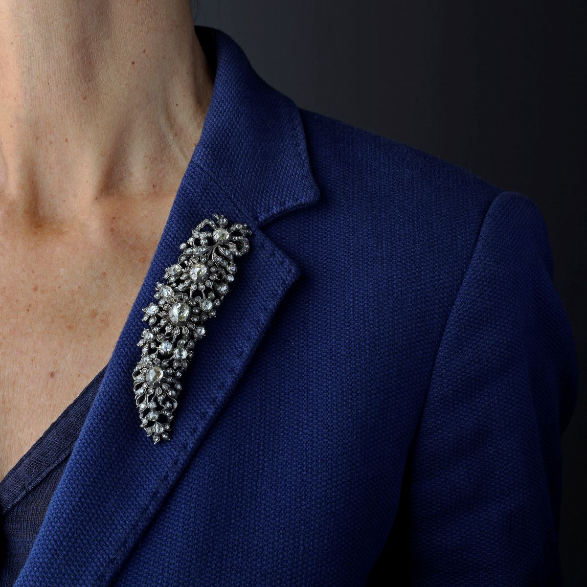 Grande spilla in oro 12k, argento e diamanti