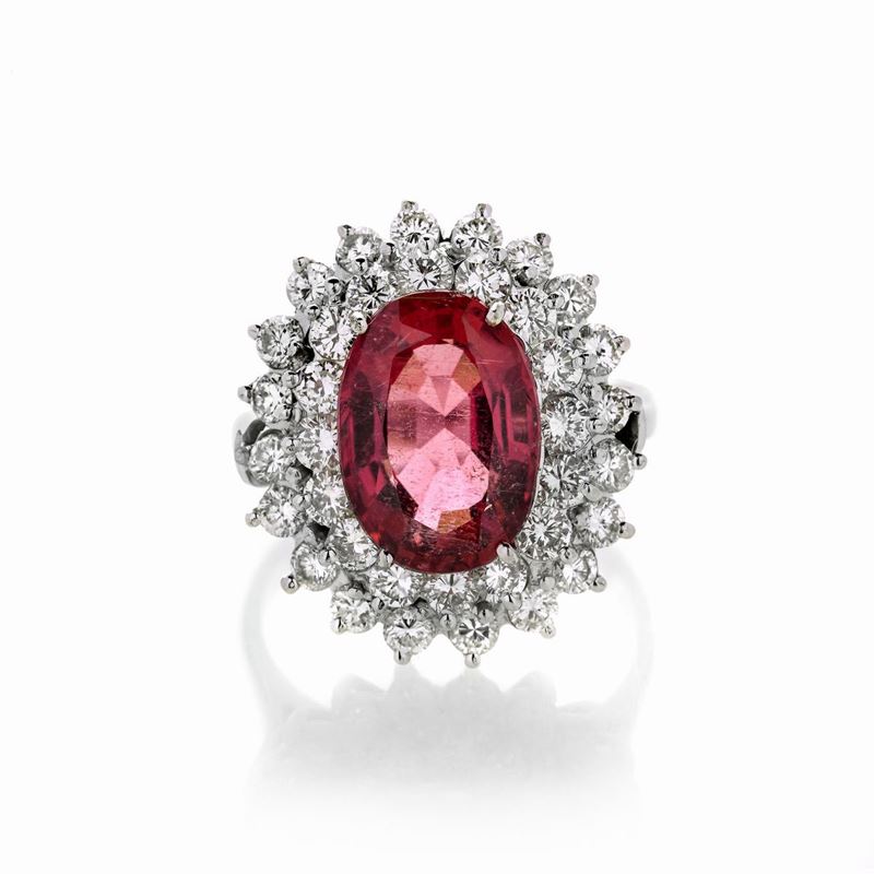 Grande anello a margherita in oro bianco 18k, diamanti e tormalina rosa