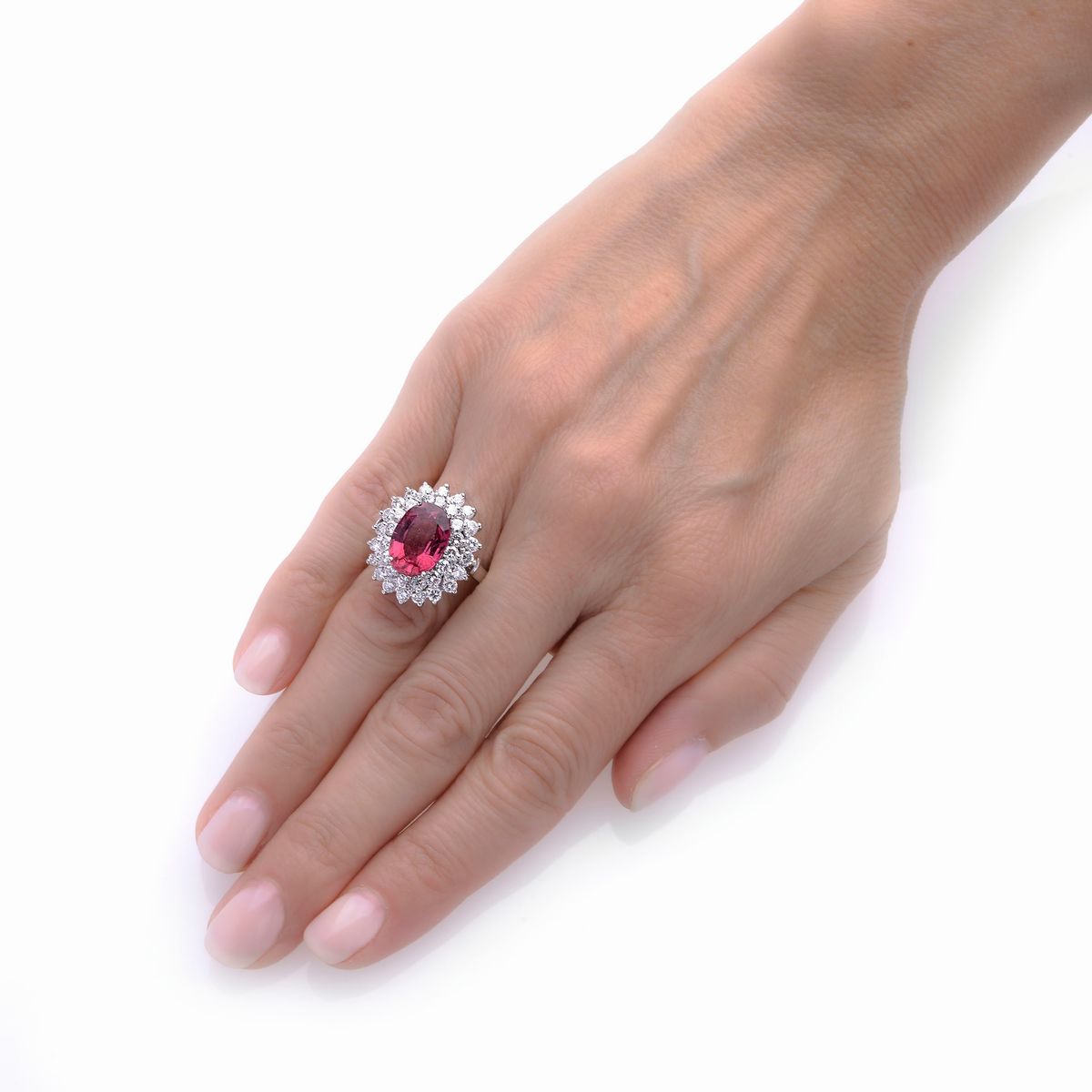 Grande anello a margherita in oro bianco 18k, diamanti e tormalina rosa