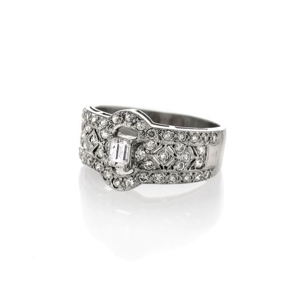 Band ring in 18k white gold and diamonds