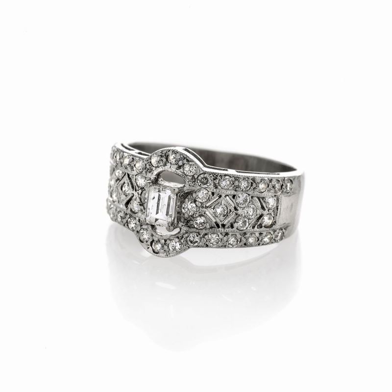 Anello a fascia in oro bianco 18k e diamanti