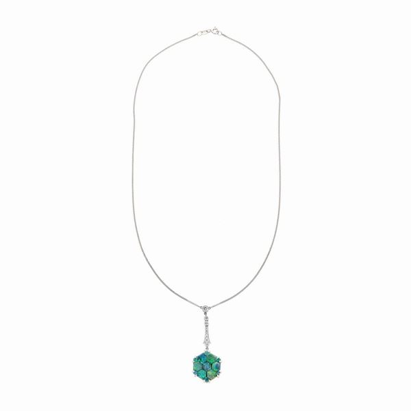 Necklace in 18k white gold, diamonds and opal