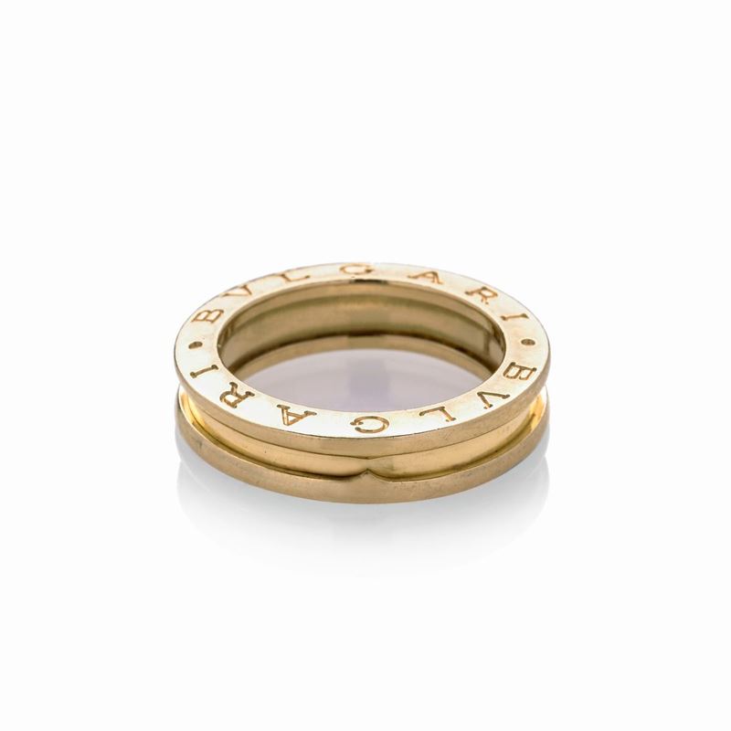 Bulgari, anello BZERO1 in oro giallo 18k