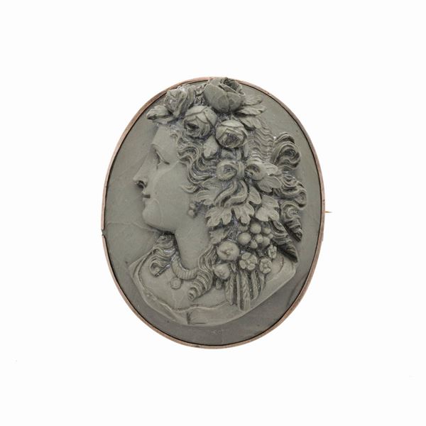 18k and 9k gold brooch with large lava stone cameo