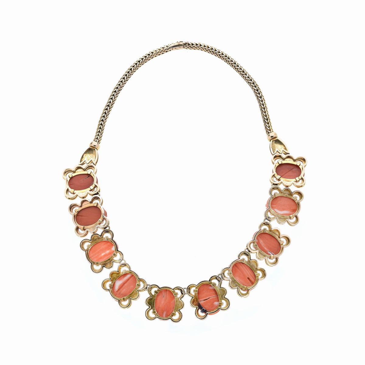 Collier in oro giallo 18k e cammei in corallo rosso
