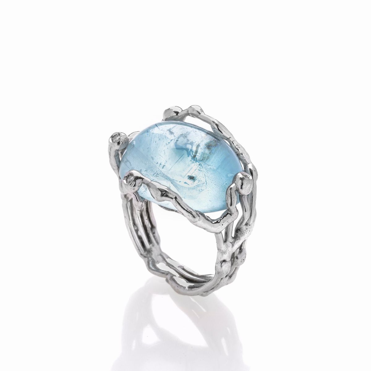 Anello in oro bianco 18k, diamanti e acquamarina