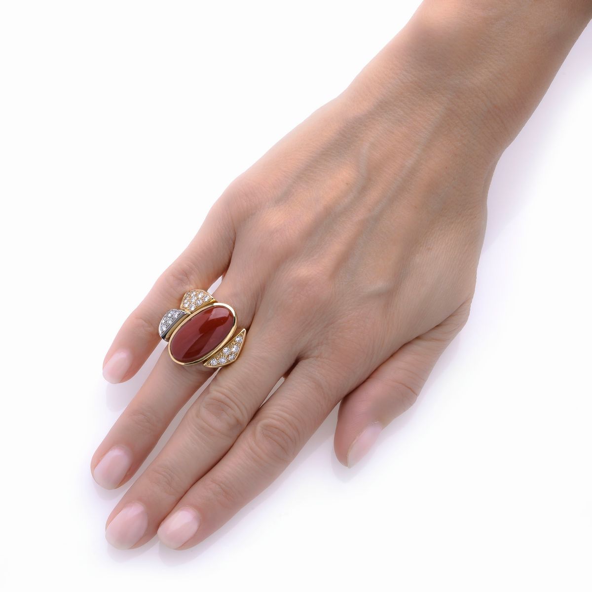 Grande Anello in Oro Giallo 18k, Oro Bianco, Diamanti e Corallo Rosso