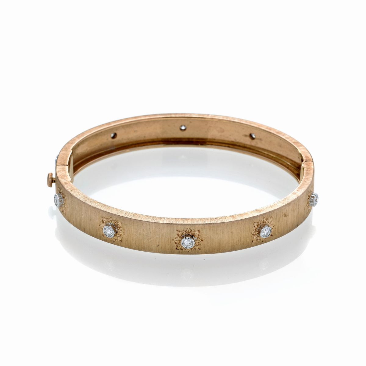 Buccellati, bracciale in oro rosa e bianco 18k e diamanti