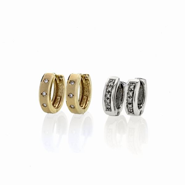 Two pairs of hoop earrings in 18k yellow and white gold and diamonds  - Auction Auction of antique and Modern Jewelry and Wristwatches - Curio - Casa d'aste in Firenze