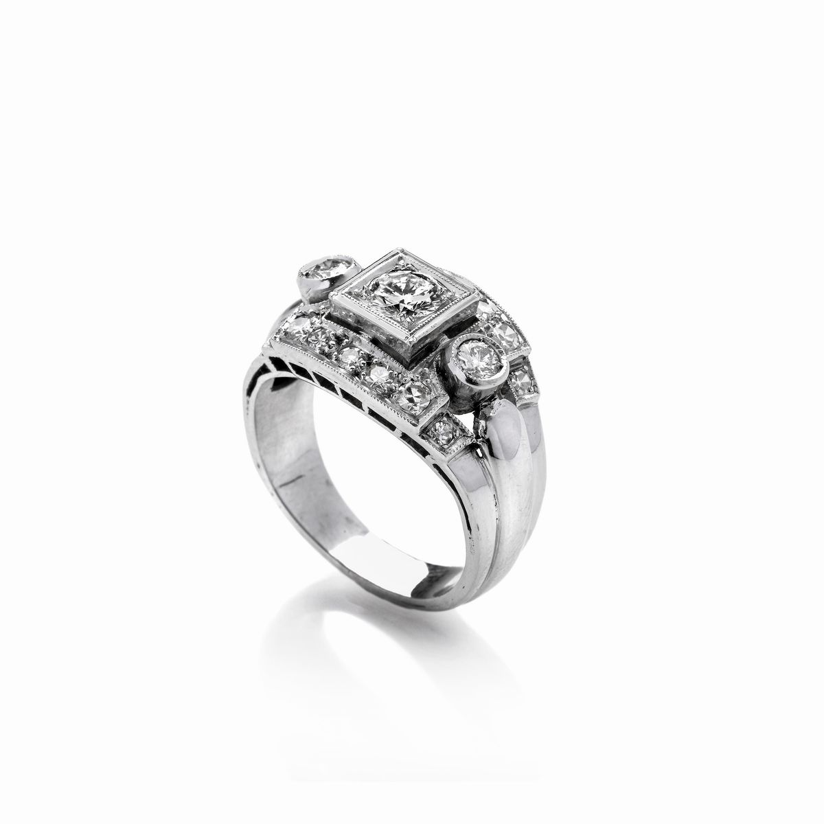 Anello in oro bianco 18 kt e diamanti