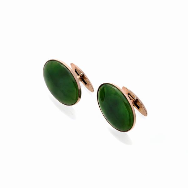 Pair of 18 kt rose gold and jadeite oval cufflinks