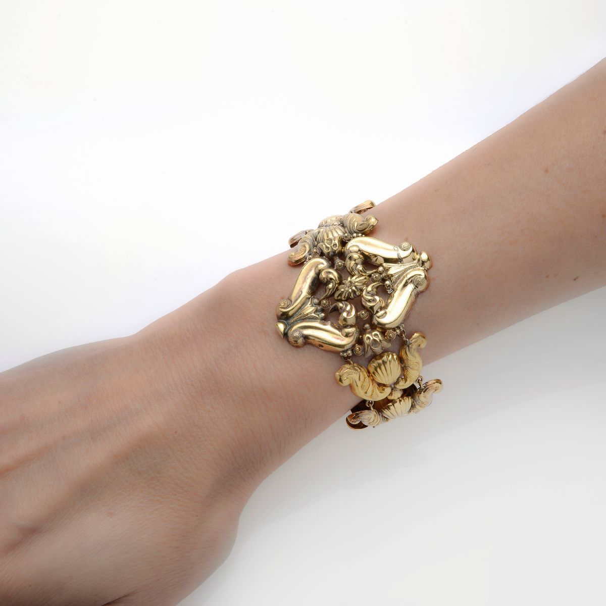 Coppia di rari bracciali in oro 18 kt e 22 kt