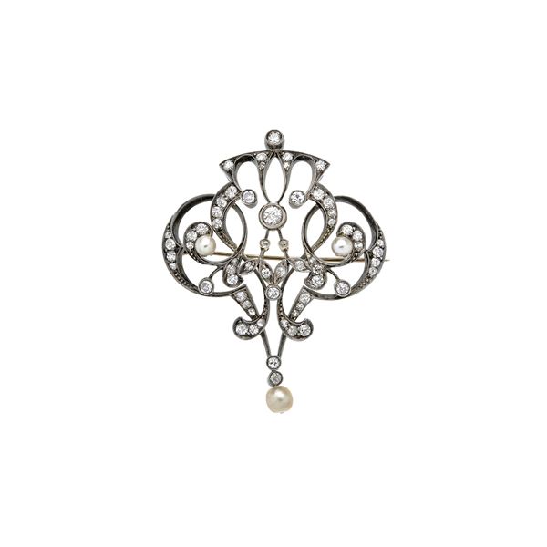 Brooch in 12 kt gold, silver, diamonds and pearls
