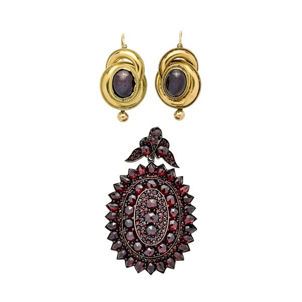 Pair of 18K yellow gold and garnet earrings and keepsake pendant