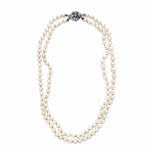 Collana in perle coltivate, oro bianco 18 kt e zaffiri