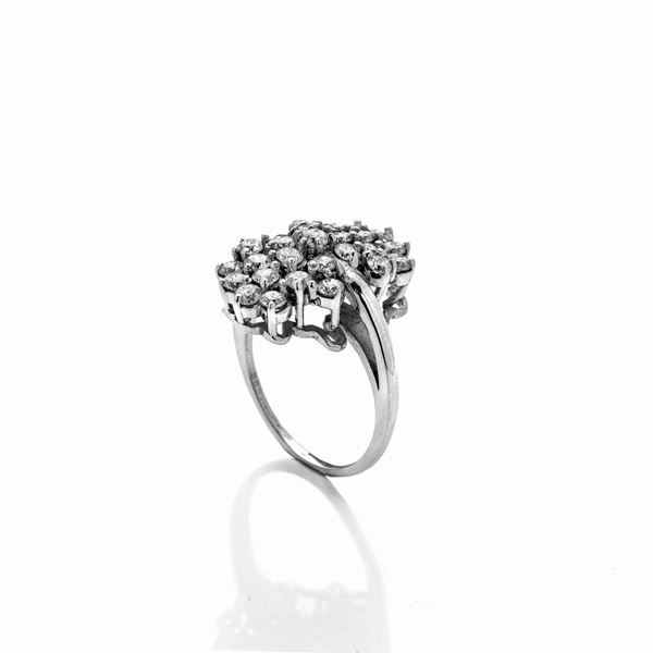 Anello in oro bianco 14 kt e diamanti