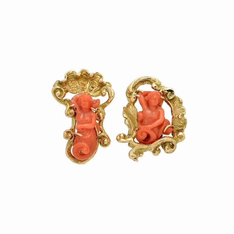 Coppia di spille in oro giallo 18 kt e corallo rosso