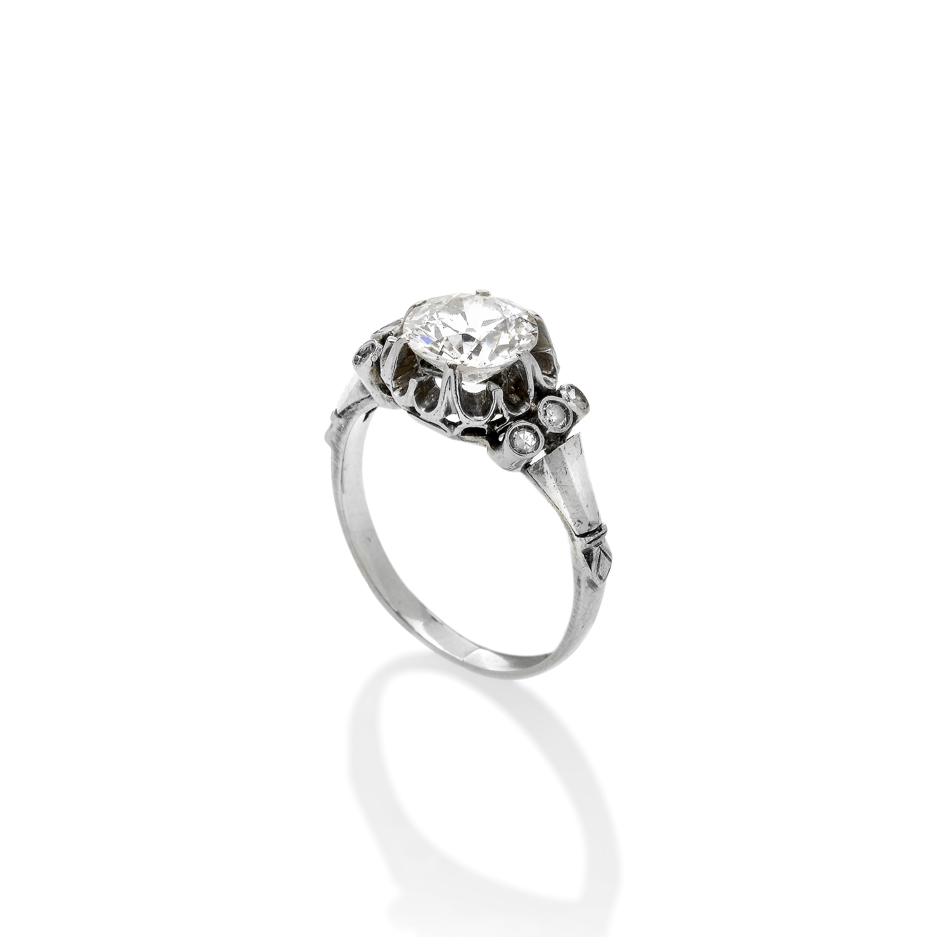 Anello in oro bianco e diamante e sei piccoli diamanti laterali
