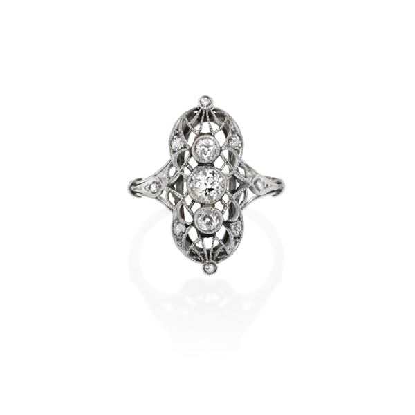 Lozenge ring in white gold and diamonds