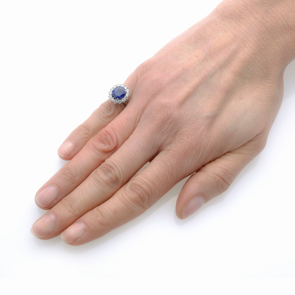 Anello a margherita in oro bianco, diamanti e zaffiro naturale Sri Lanka