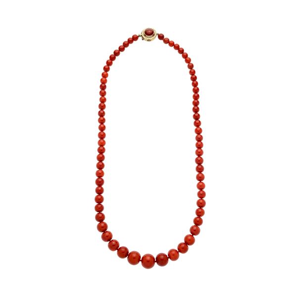 Collana in corallo rosso e oro giallo