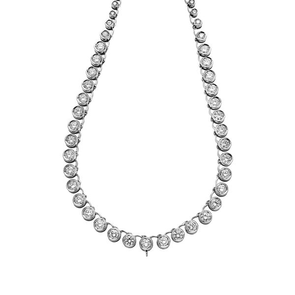Tennis necklace in white gold and degradé diamonds
