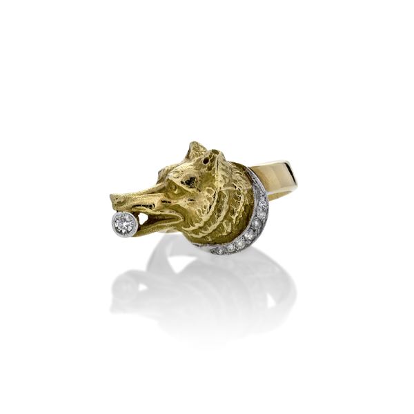 Dog head ring in yellow gold, white gold and diamonds