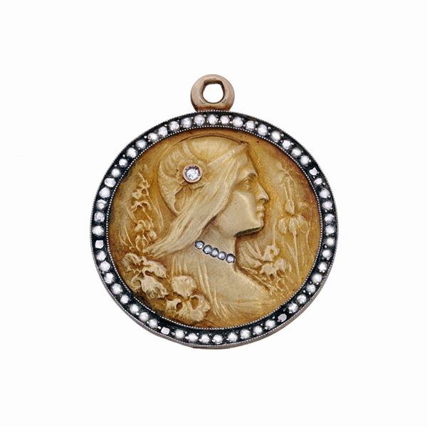 Pendant
