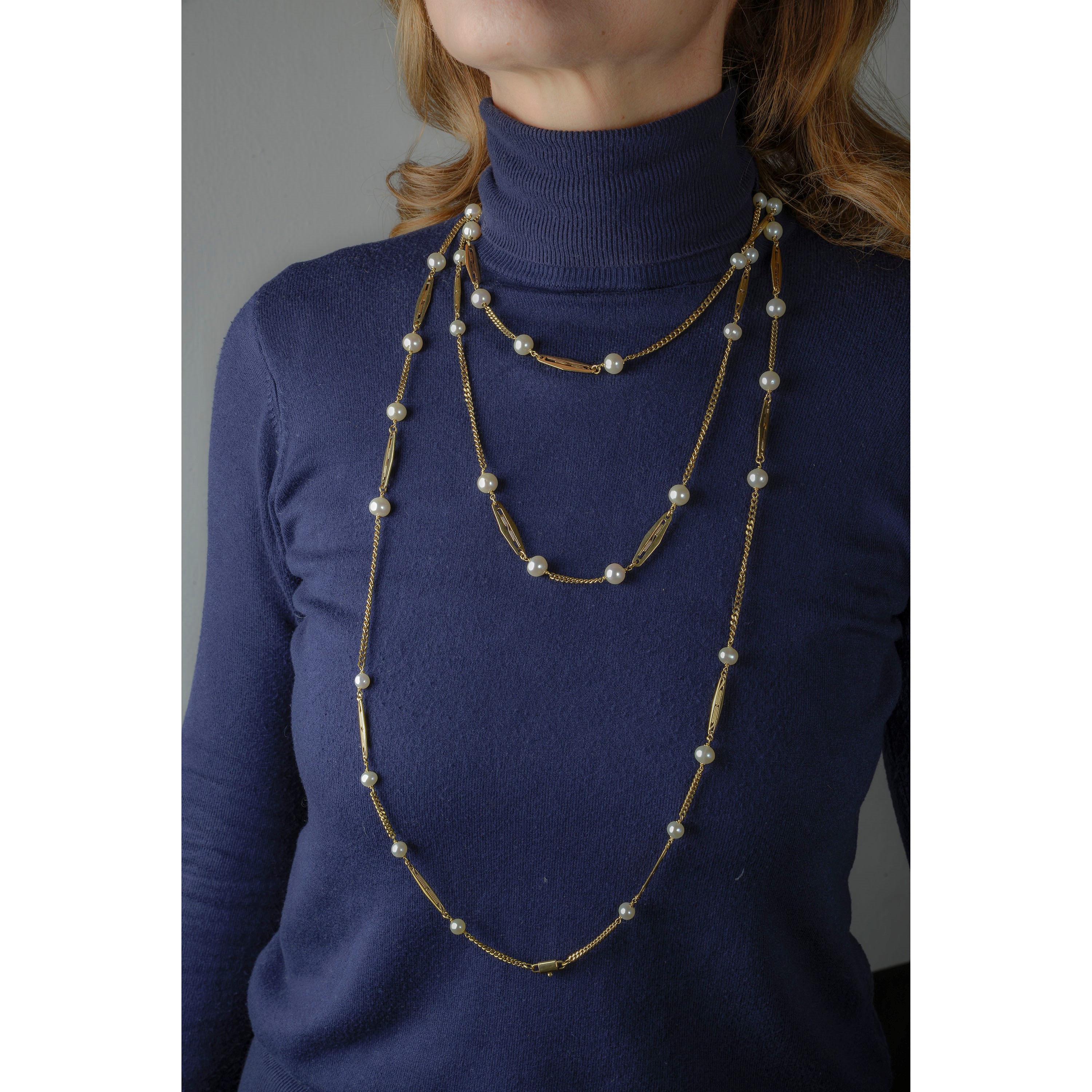 Lunga collana in oro giallo e perle coltivate