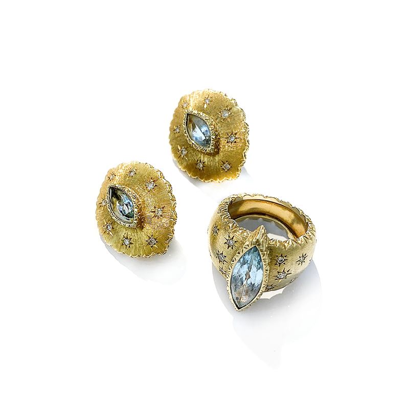 Parure con anello e paio di orecchini in oro giallo, diamanti e acquamarina