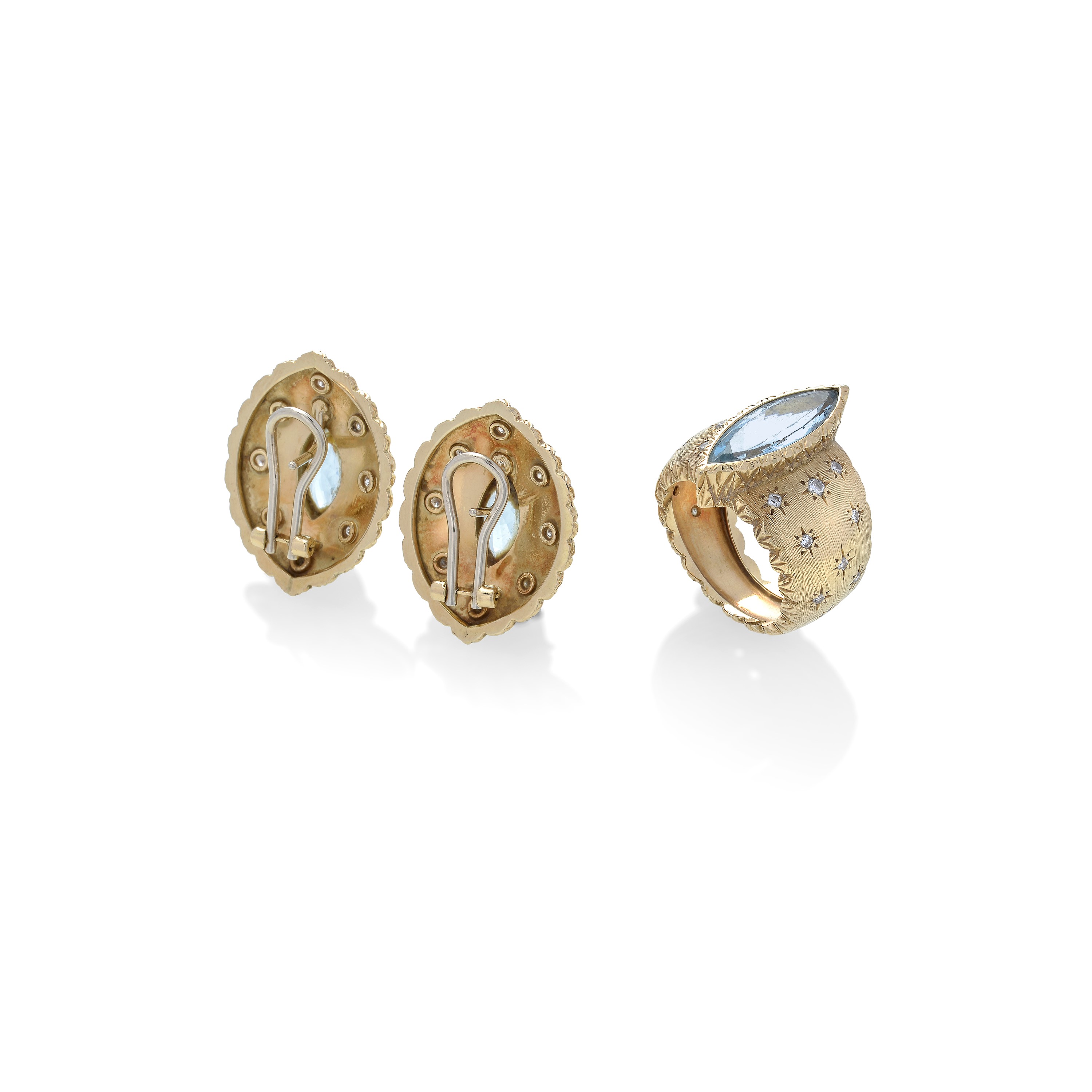 Parure con anello e paio di orecchini in oro giallo, diamanti e acquamarina