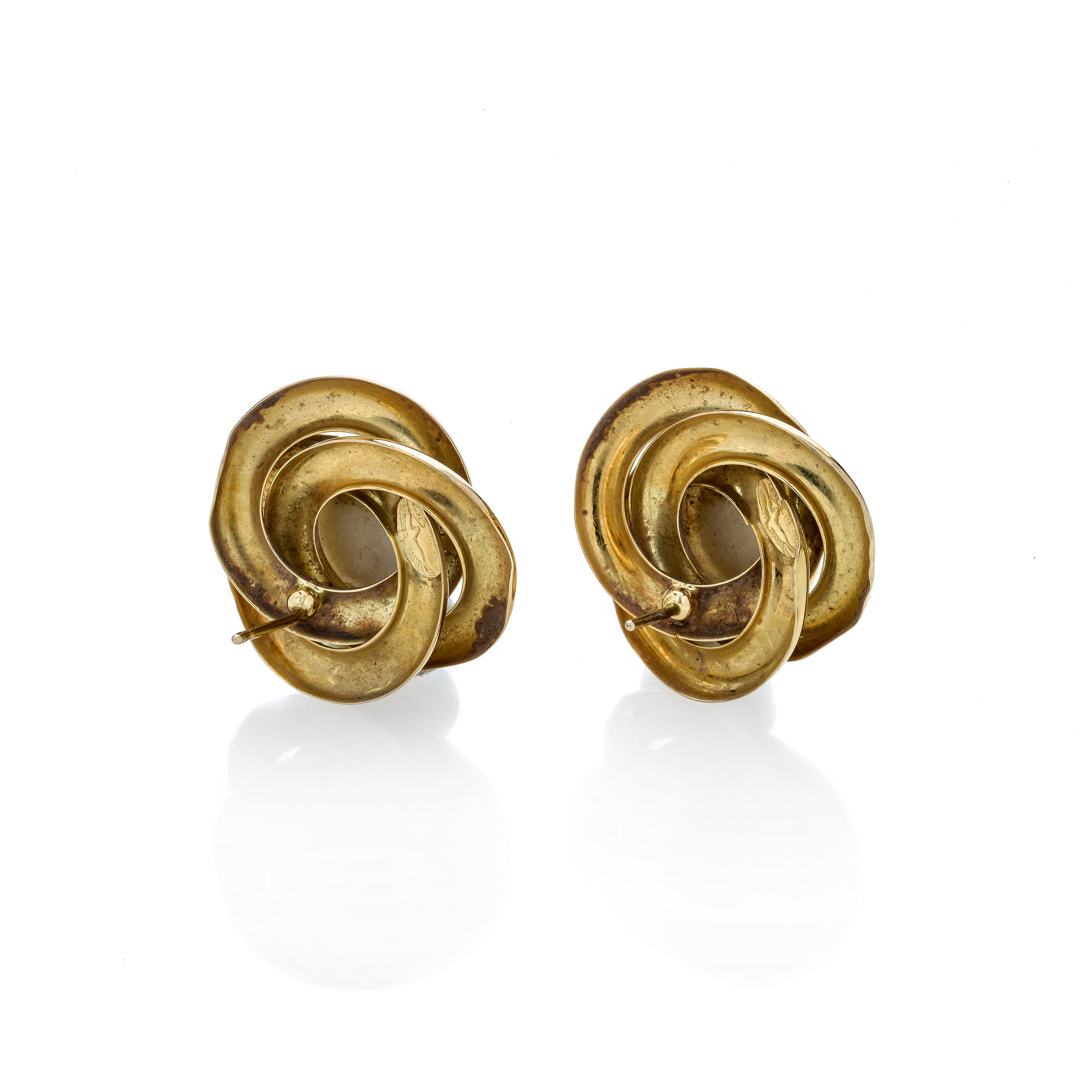 Paio di orecchini a nodo in oro giallo e perle mabè