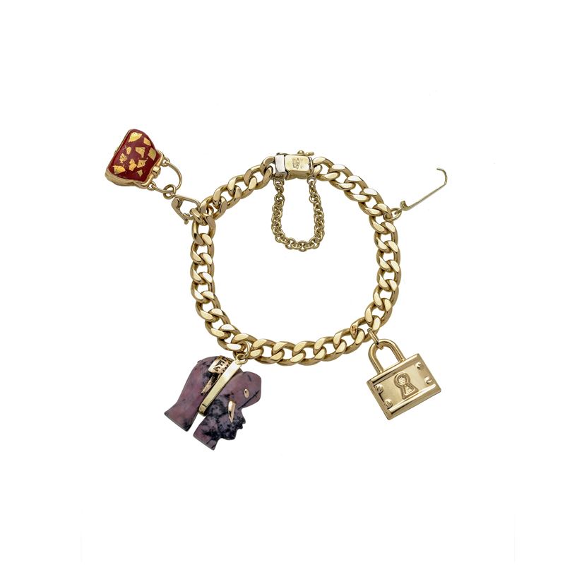 Braccialetto a Maglie con Tre Charms in Oro Giallo, Pietre Dure e Metallo Dorato
