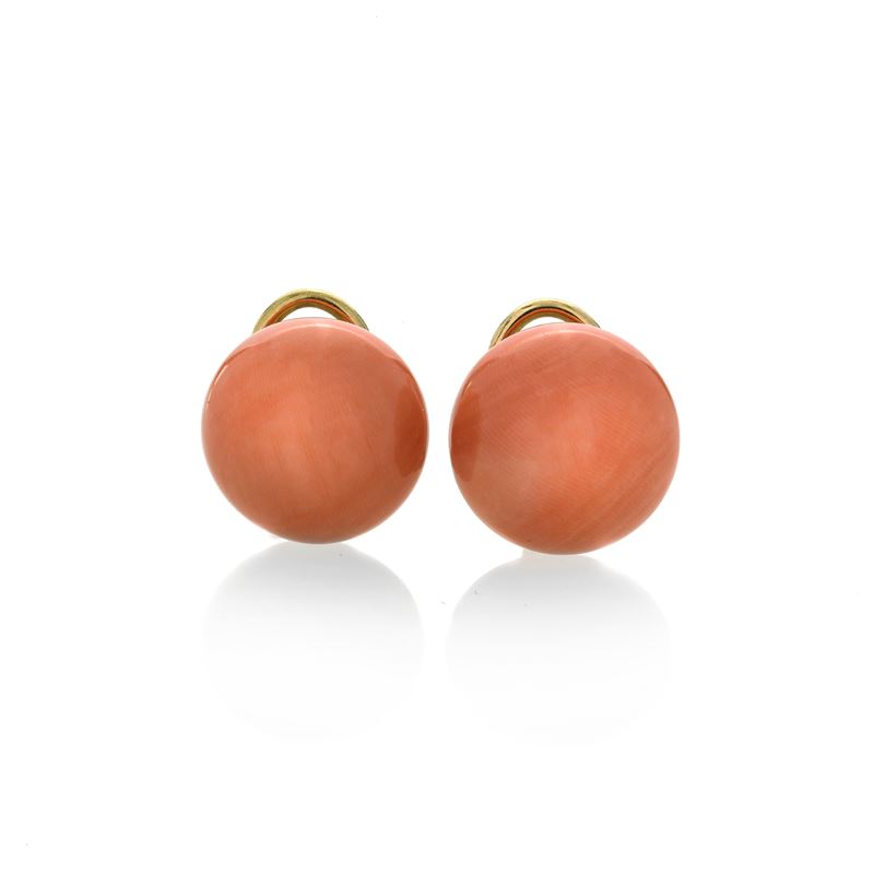 Paio di Grandi Orecchini in Oro Giallo e Corallo Rosa