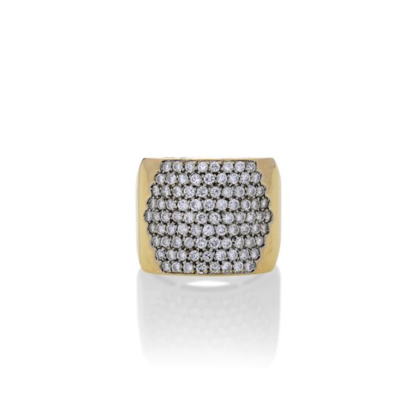 High band ring in yellow gold and diamonds pavè