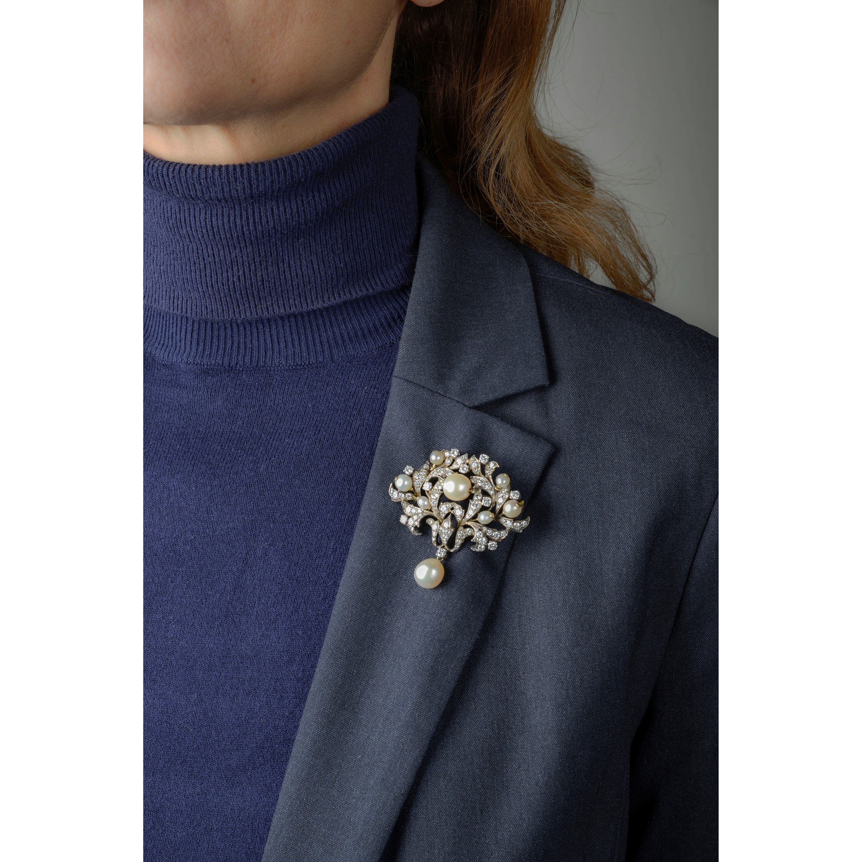 Spilla Floreale in oro a basso titolo, argento, diamanti e perle