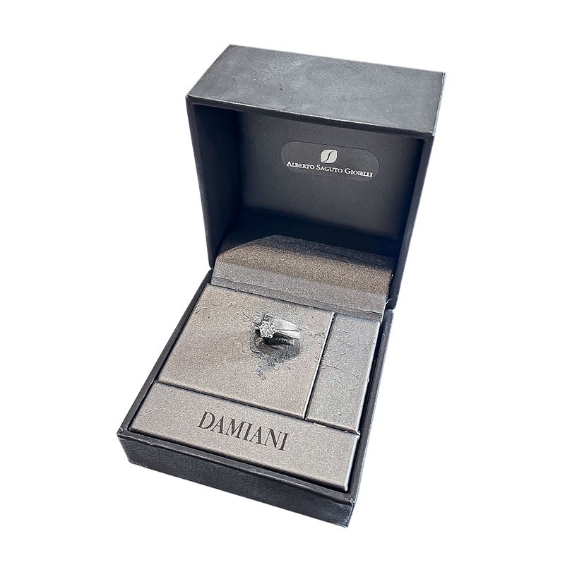 Anello solitario in oro bianco e diamante