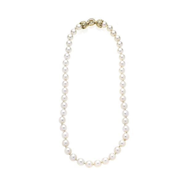 Collana in perle, oro giallo e diamanti