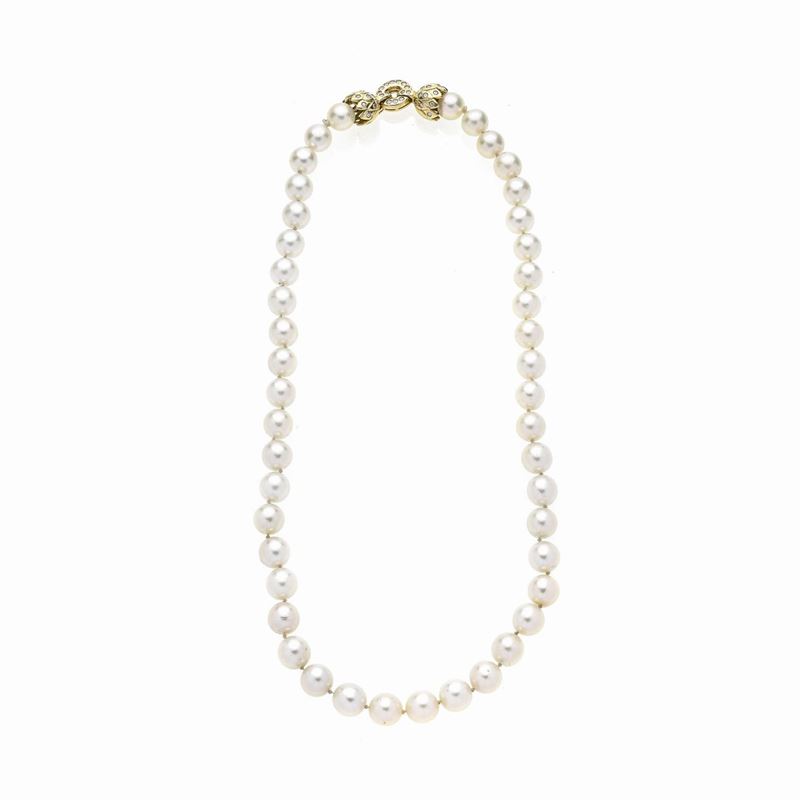 Collana in perle, oro giallo e diamanti