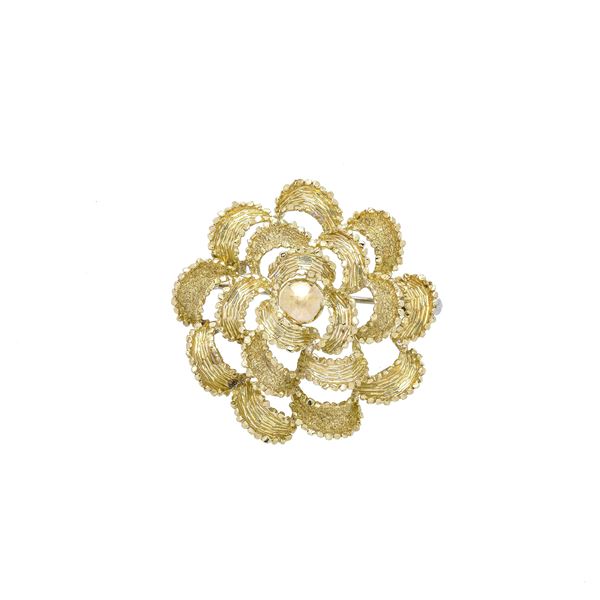 Grande spilla Camelia in oro giallo