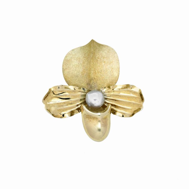 Spilla Orchidea in oro giallo e perla scaramazza